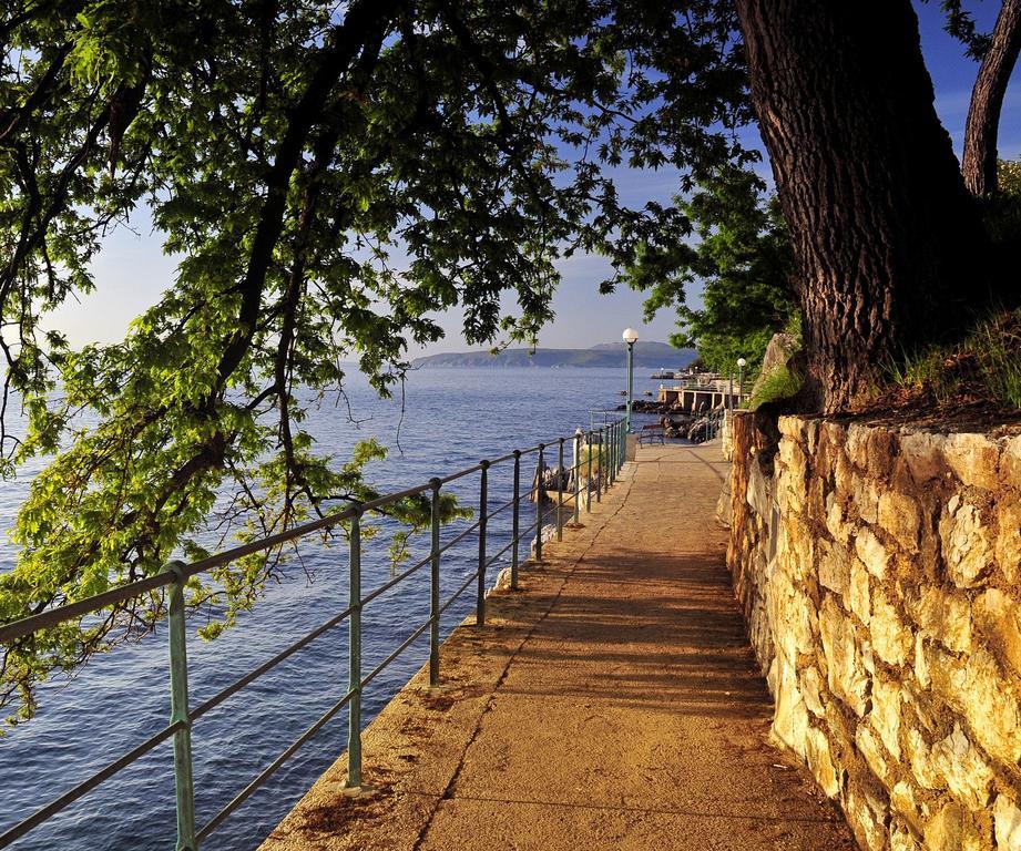 Apartment Sea Garden Ičići Dış mekan fotoğraf